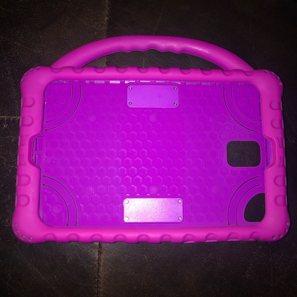 ONN tablet with 2 cases! - Picture 5 of 6